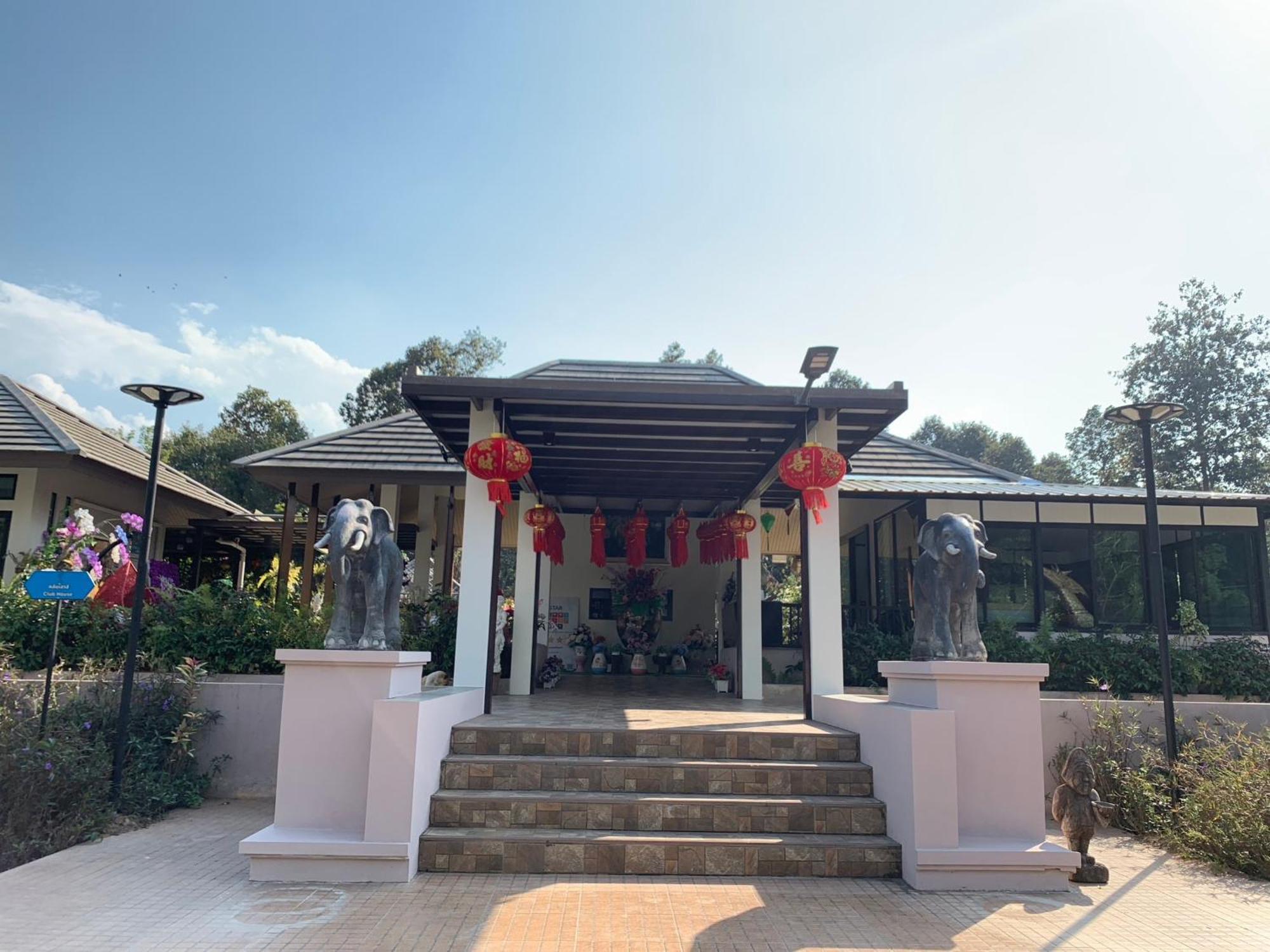 Baan Pingkan Wellness Resort San Kamphaeng Exteriör bild