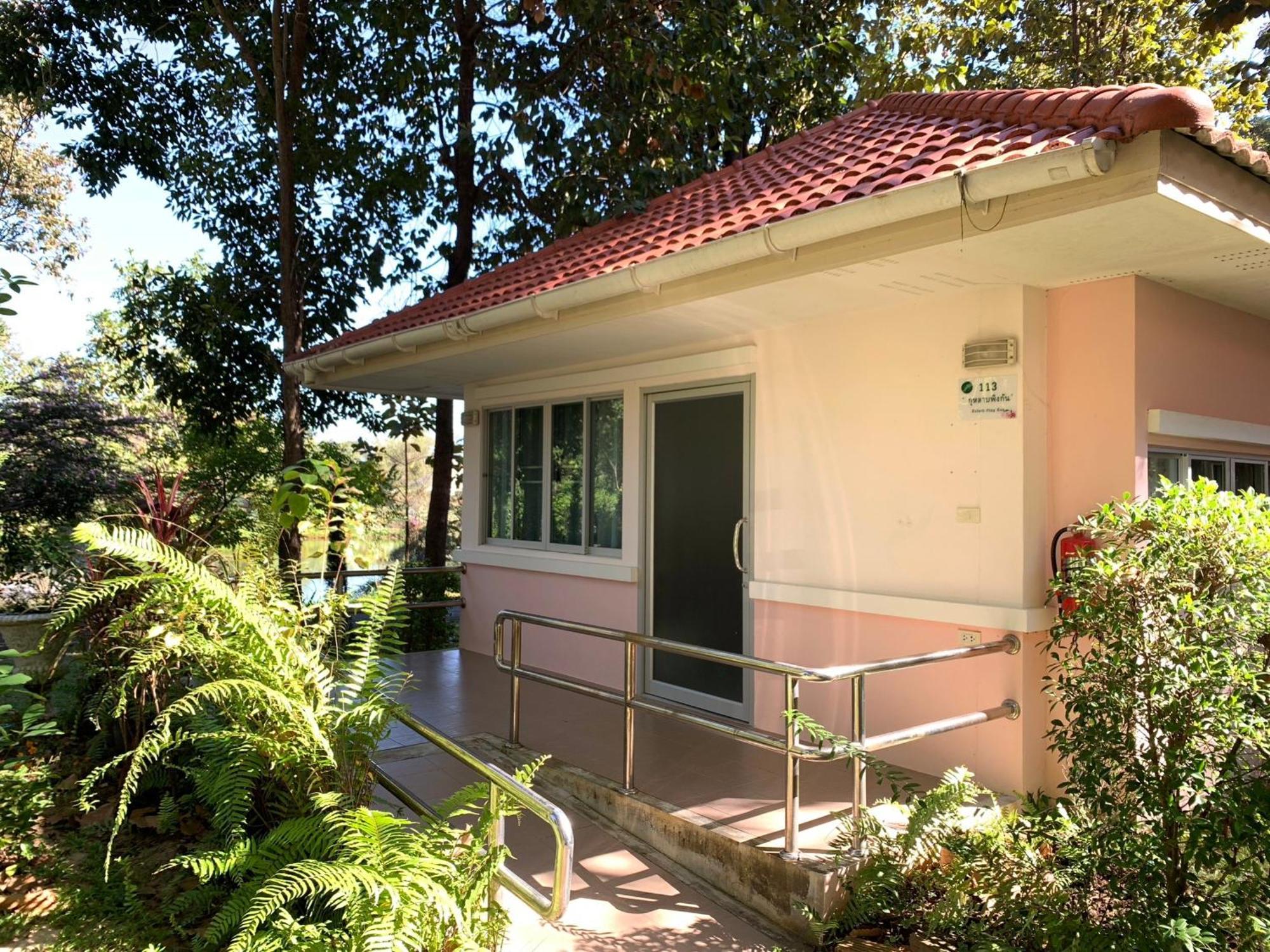 Baan Pingkan Wellness Resort San Kamphaeng Exteriör bild